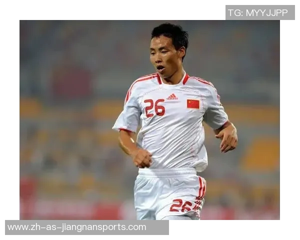 中国足球被举牌球星引发热议 未来发展备受关注 中国足球被举牌球星引发热议 未来发展备受关注